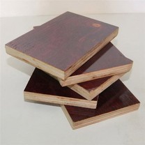 Contraplacat de 18mm de pellicula negra